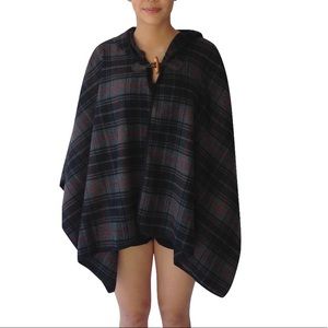 ✨NEW✨PLAID HOODED CAPE